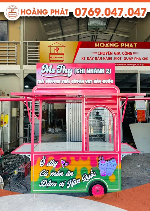 Xe đẩy bán trà sữa màu hồng 1m4 x 60 x 2m XBH442
